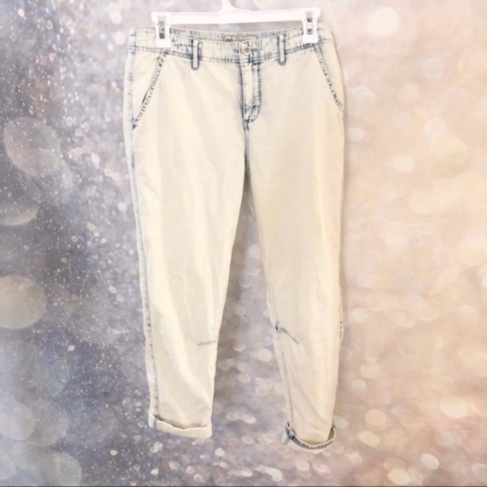 FREE PEOPLE • light wash boyfriend jeans
